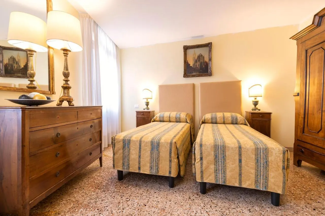 Palazzo Schiavoni Residenza D'Epoca & Suite-Apartments Venecia