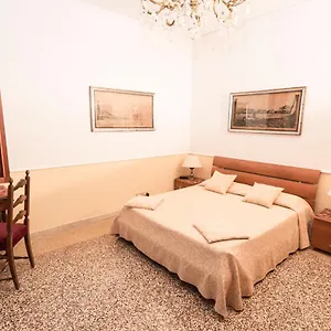 Alla Fenice Apartment