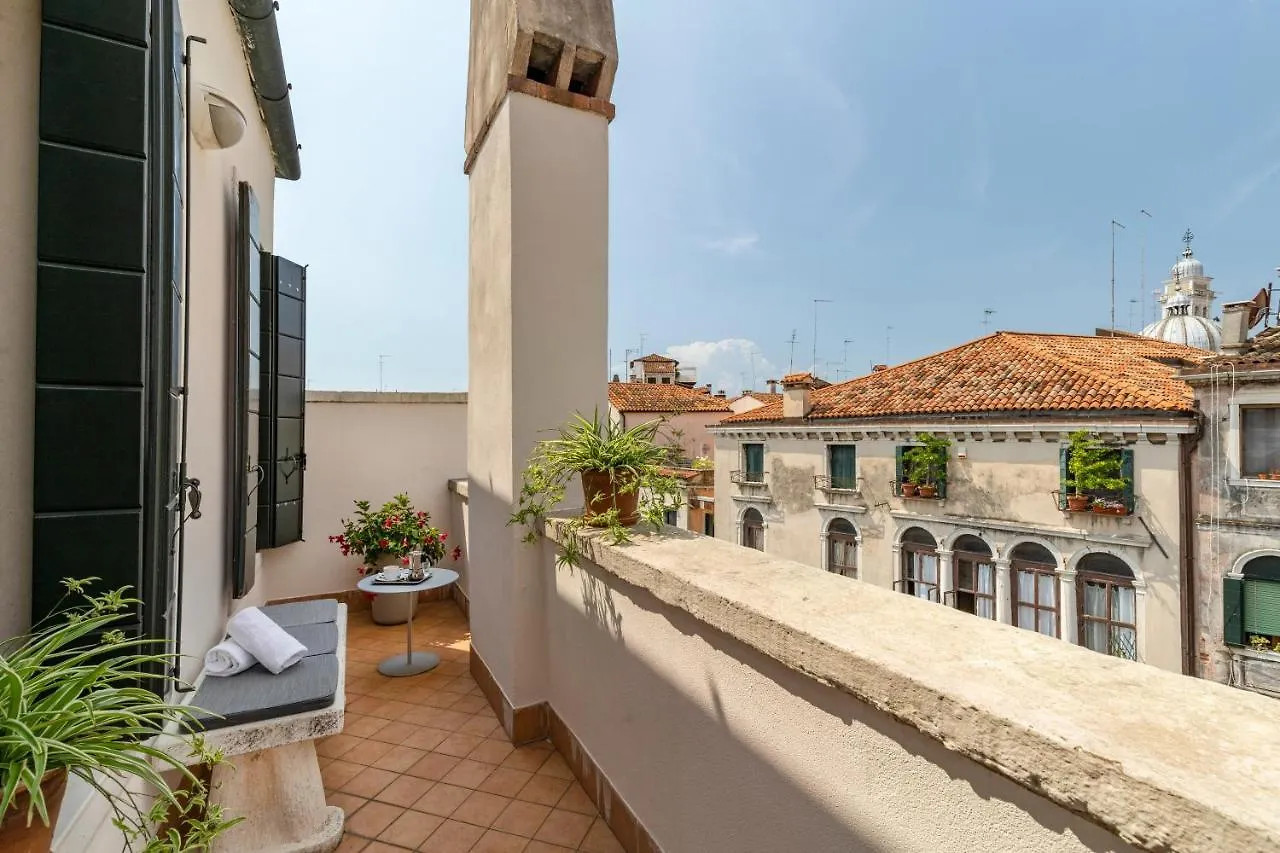 Palazzo Schiavoni Residenza D'Epoca & Suite-Apartments Venice Apartment