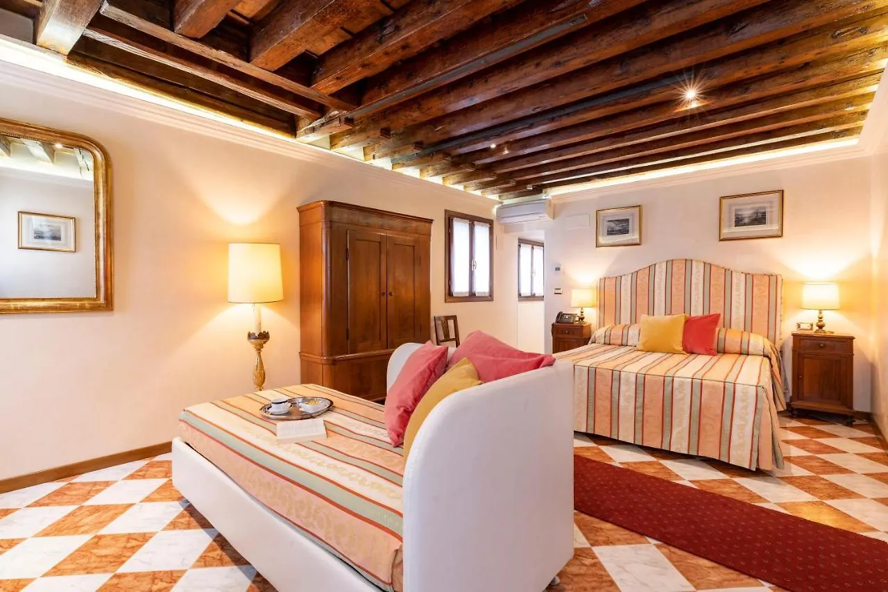 Palazzo Schiavoni Residenza D'Epoca & Suite-Apartments Wenecja