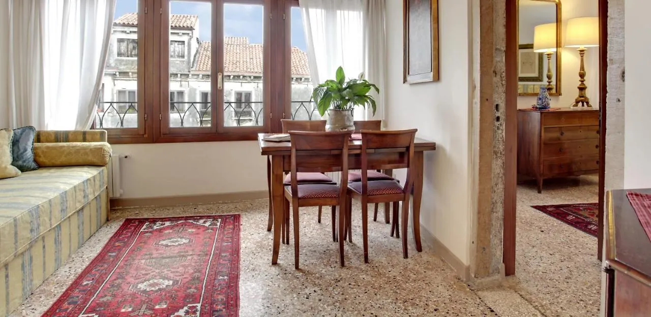 Palazzo Schiavoni Residenza D'Epoca & Suite-Apartments Wenecja 0*,