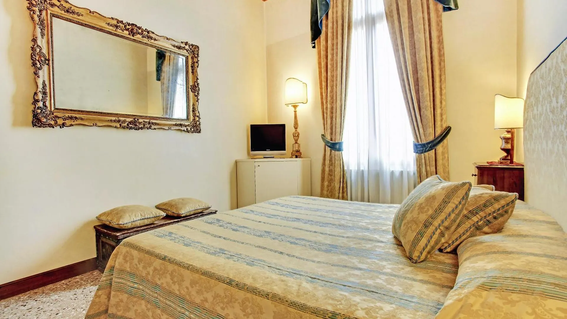 Palazzo Schiavoni Residenza D'Epoca & Suite-Apartments Wenecja Apartament