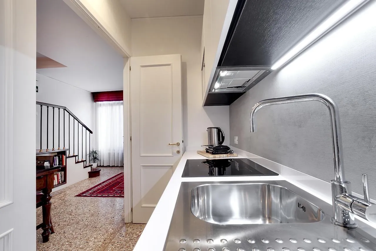 Palazzo Schiavoni Residenza D'Epoca & Suite-Apartments Wenecja